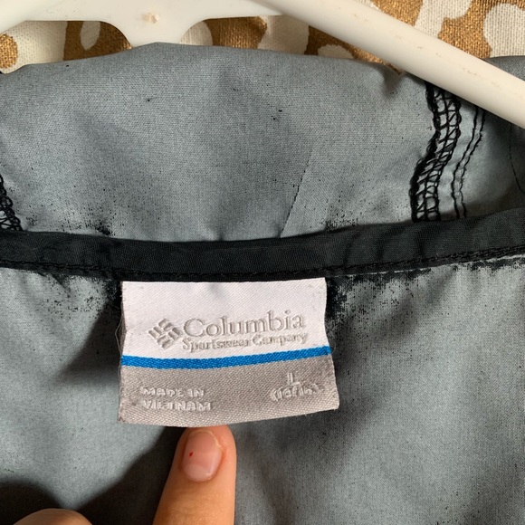 Columbia wind breaker💘 - Picture 4 of 5